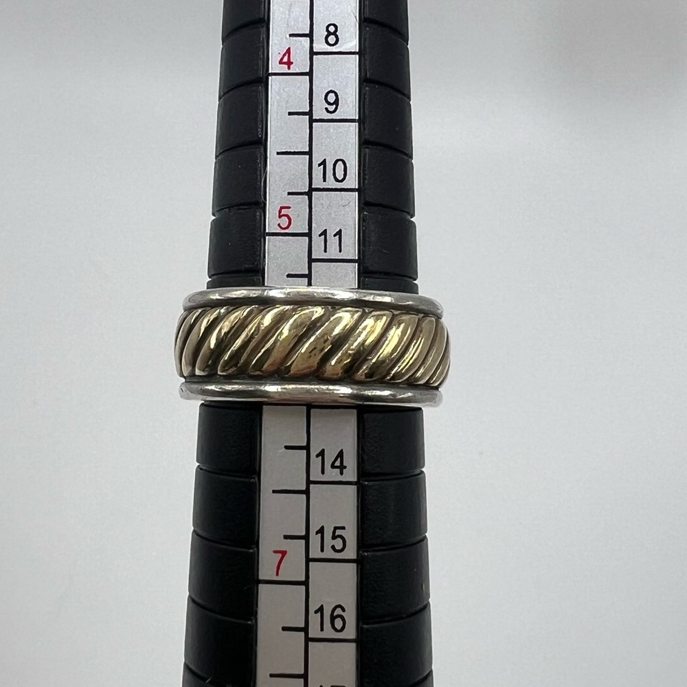 RETIRED James Avery fluted ring with 14k gold. Size 6. - Picture 9 of 9